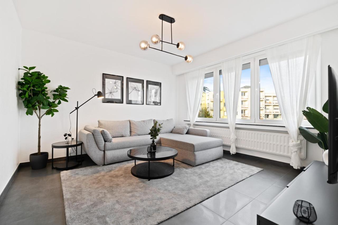 Appartement Charming 1br Apt W/ Terrace & 5 Min Drive To City Luxemburg