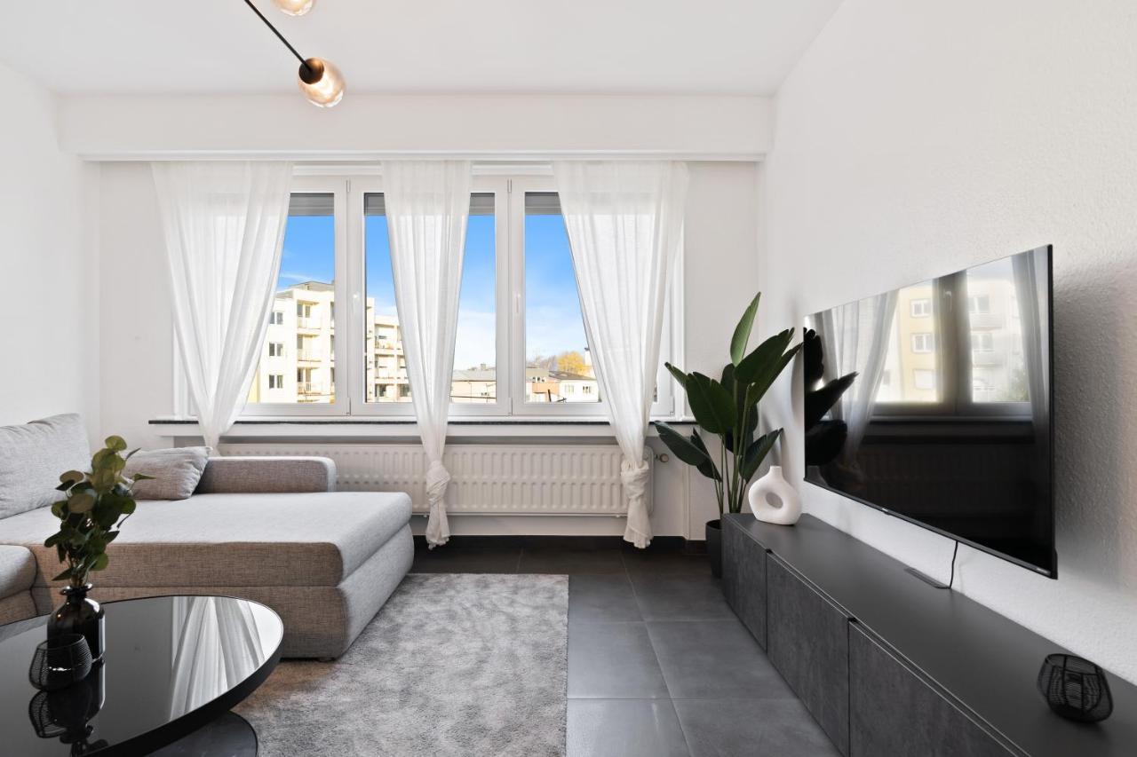 Appartement Charming 1br Apt W/ Terrace & 5 Min Drive To City Luxemburg