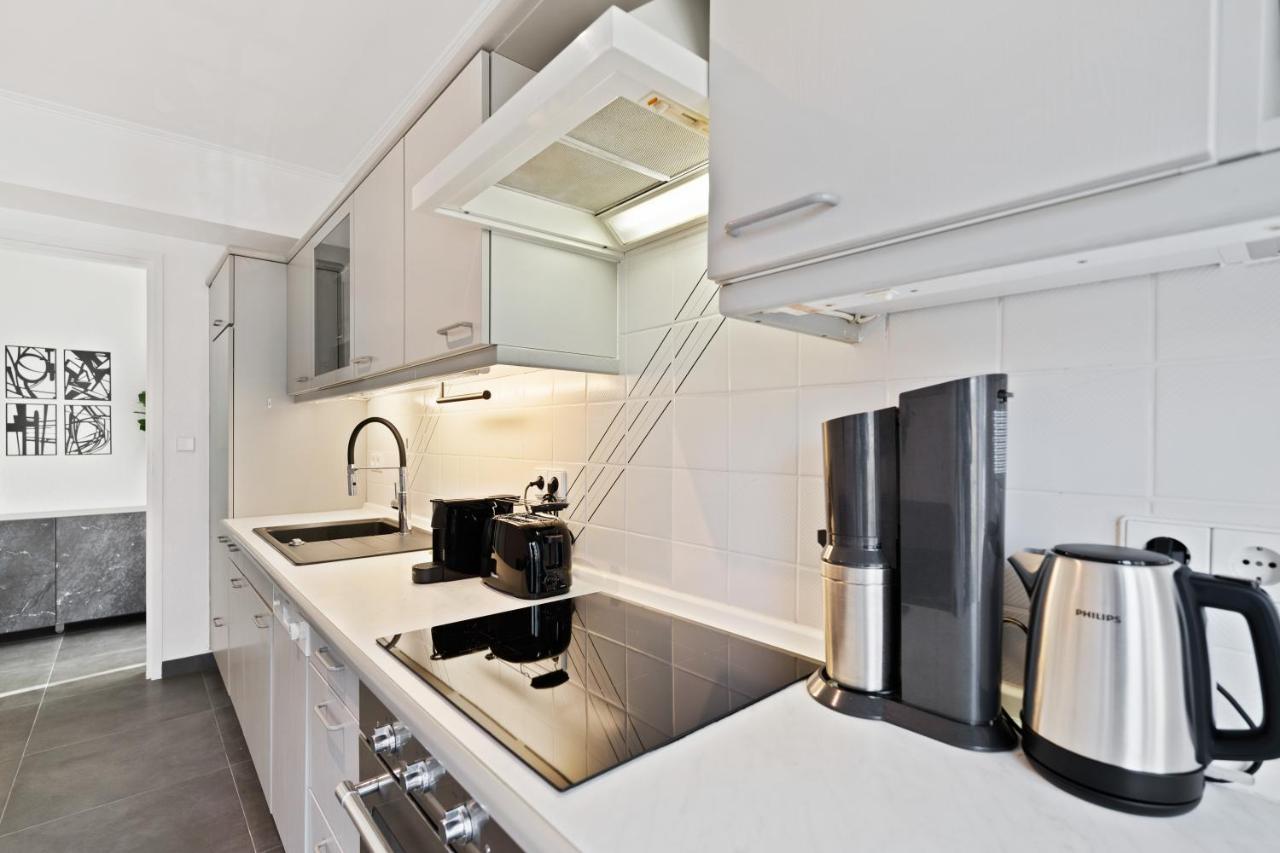 Charming 1br Apt W/ Terrace & 5 Min Drive To City * Luxemburg